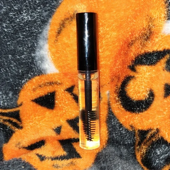 Organic eyelash/brow growth serum - Picture 2 of 2